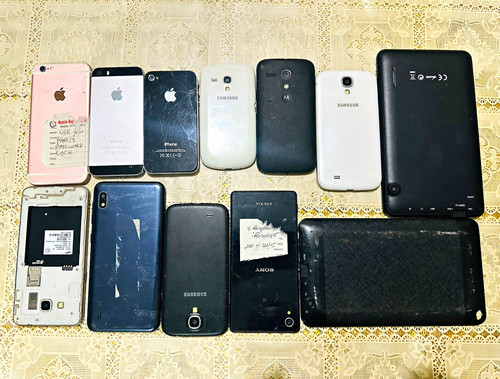 Apple samsung mixed - 12, phones