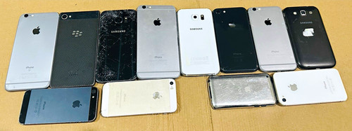 Mixed phones job lot apple - mixed,
