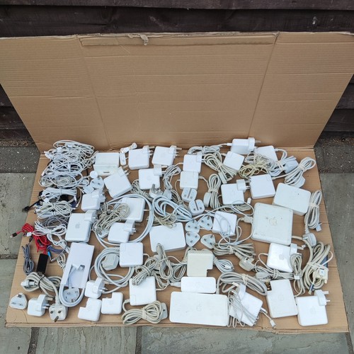 Job lot apple chargers - job,